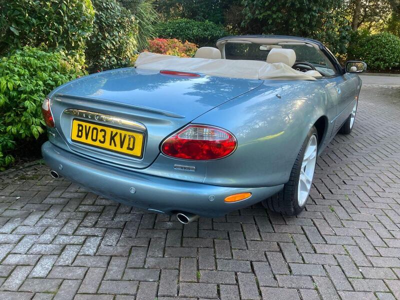 JAGUAR XK8