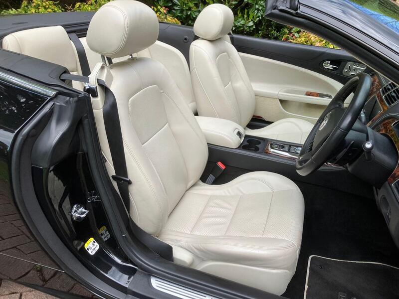 JAGUAR XKR