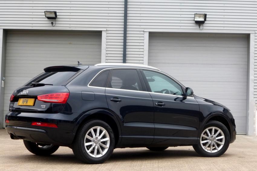 AUDI Q3