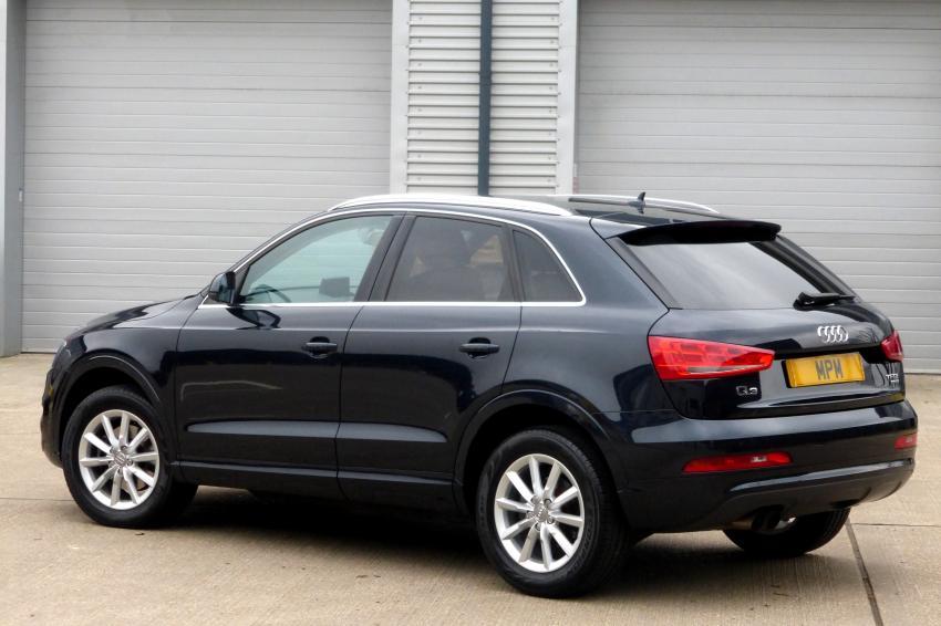 AUDI Q3