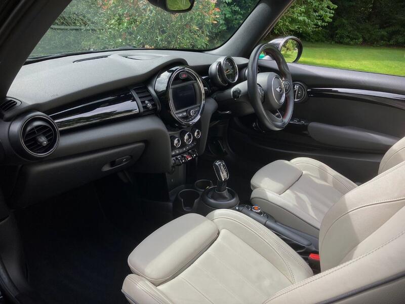 View MINI CONVERTIBLE 1.5 Cooper Convertible