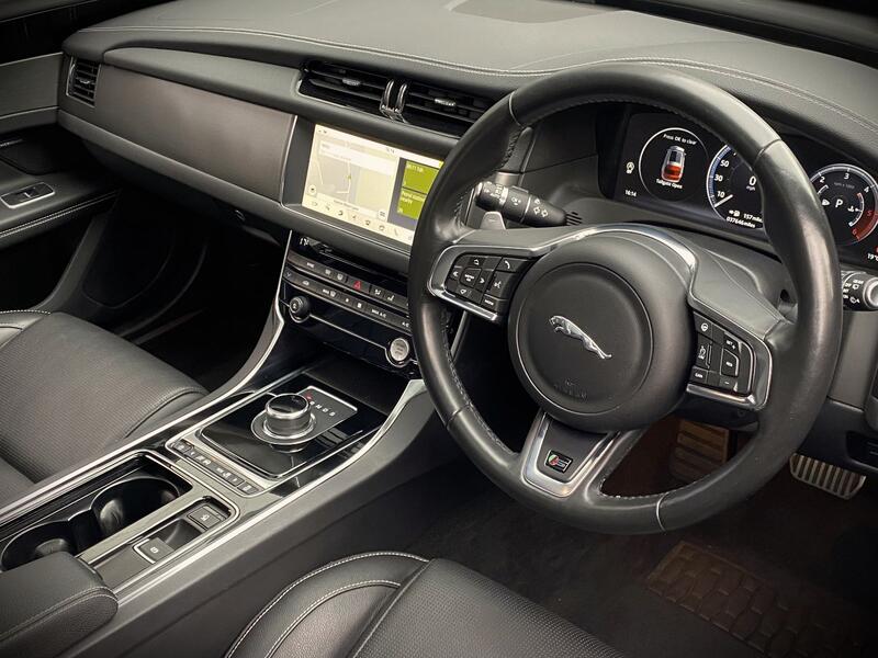 JAGUAR XF