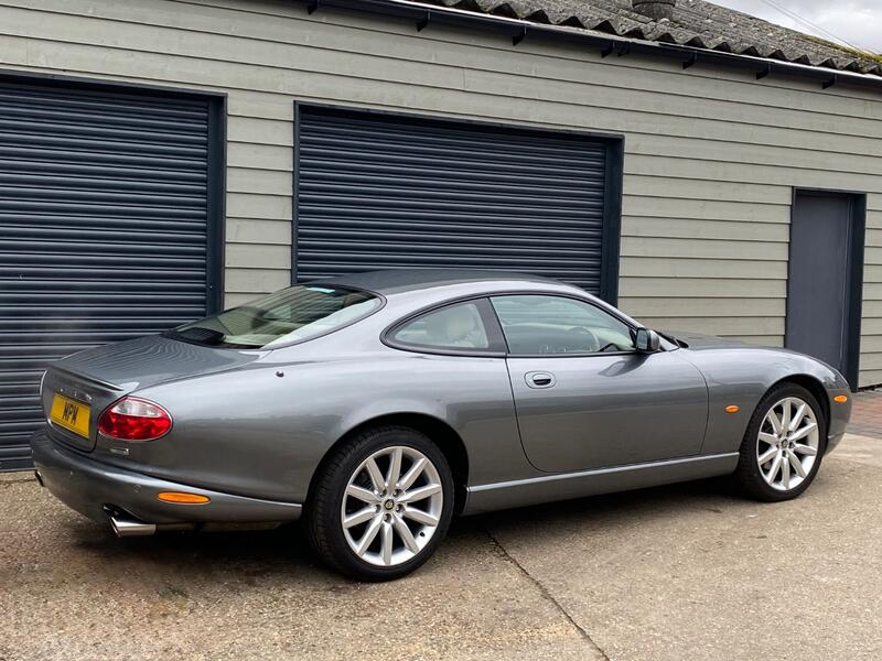 JAGUAR XK8