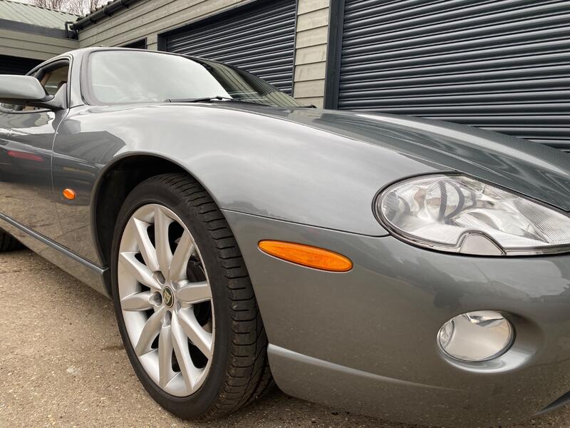 JAGUAR XK8