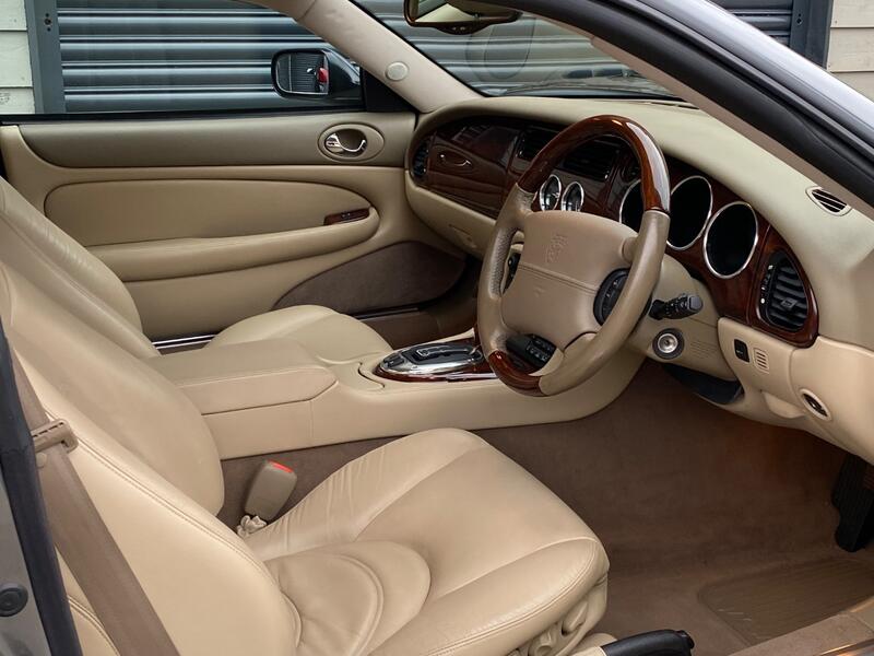 JAGUAR XK8