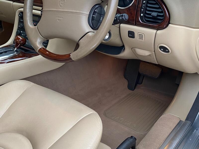 JAGUAR XK8