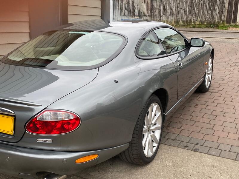 JAGUAR XK8