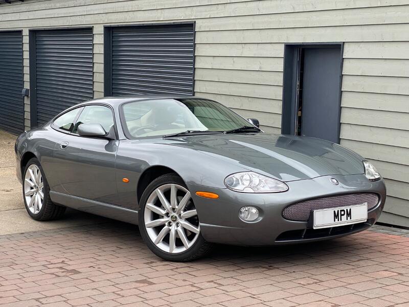 View JAGUAR XK8 4.2
