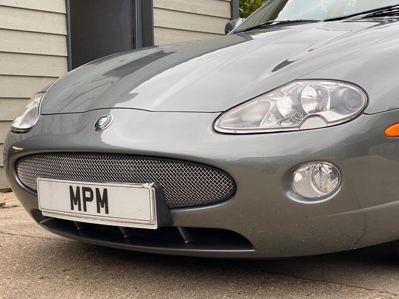 JAGUAR XK8