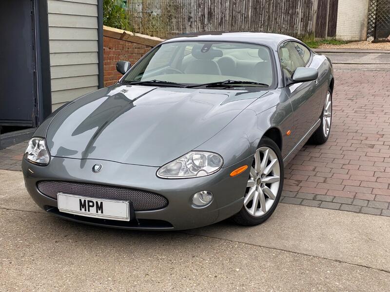View JAGUAR XK8 4.2