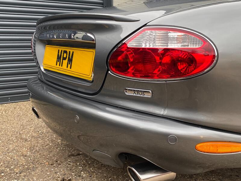 JAGUAR XK8