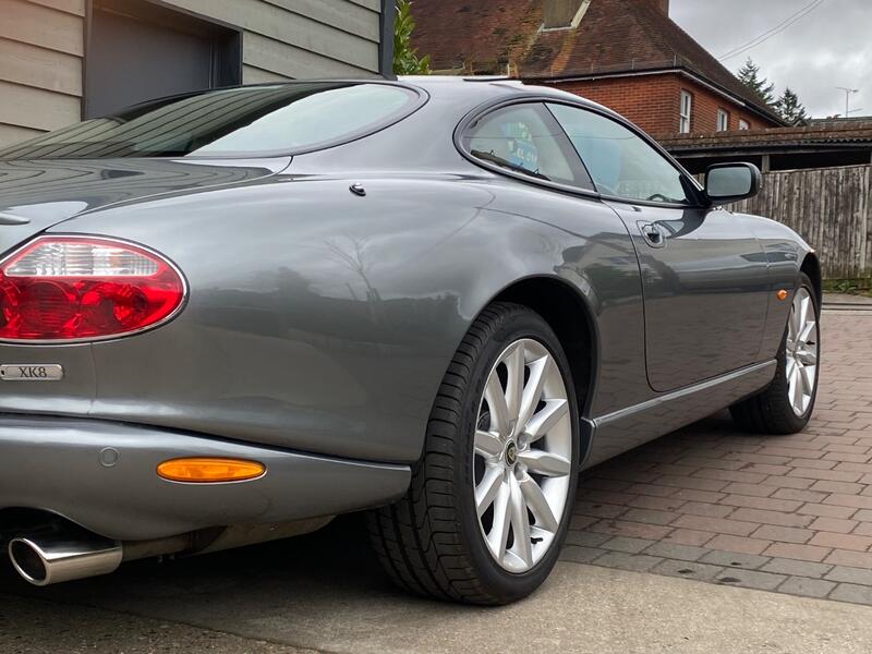 JAGUAR XK8