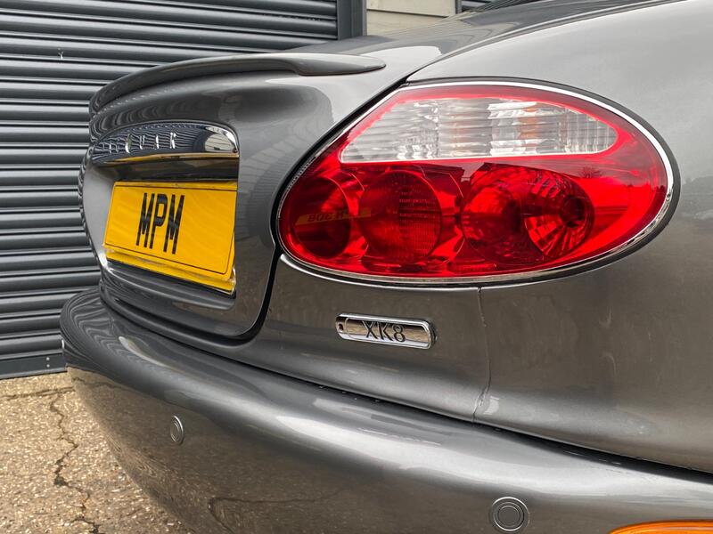 JAGUAR XK8