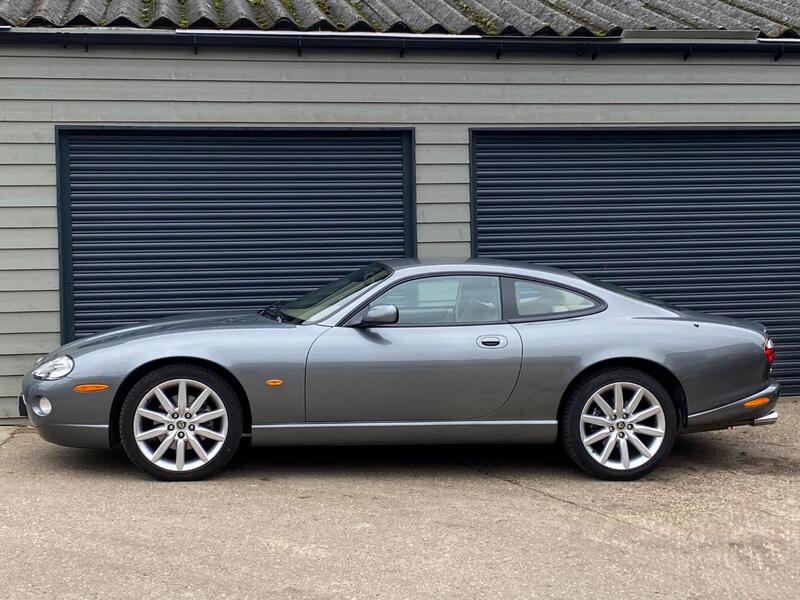 JAGUAR XK8