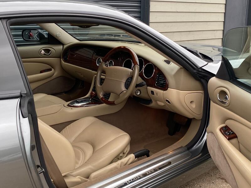 JAGUAR XK8