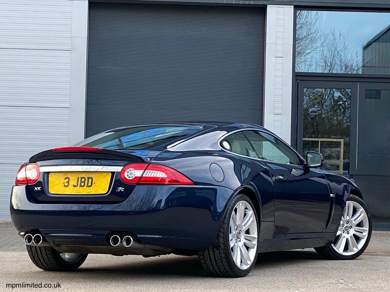 JAGUAR XKR