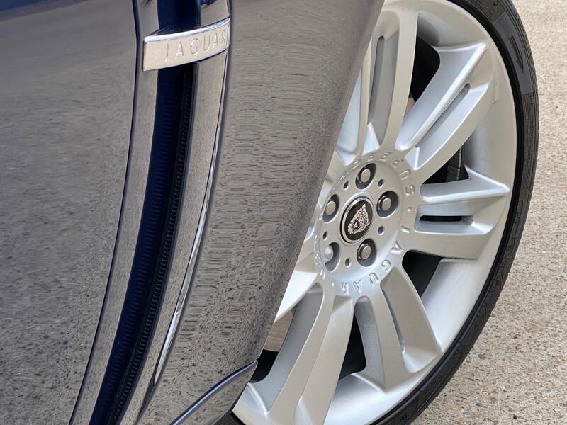 JAGUAR XKR