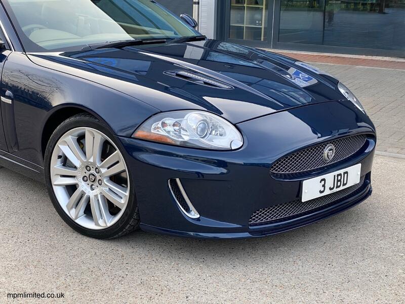 JAGUAR XKR