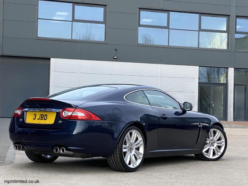 JAGUAR XKR