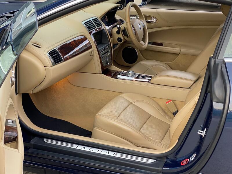 JAGUAR XKR
