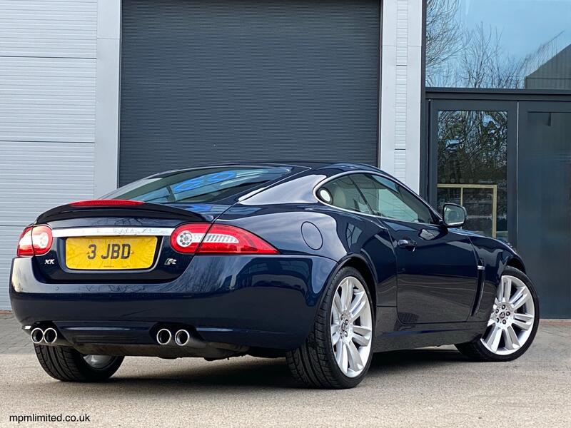 JAGUAR XKR