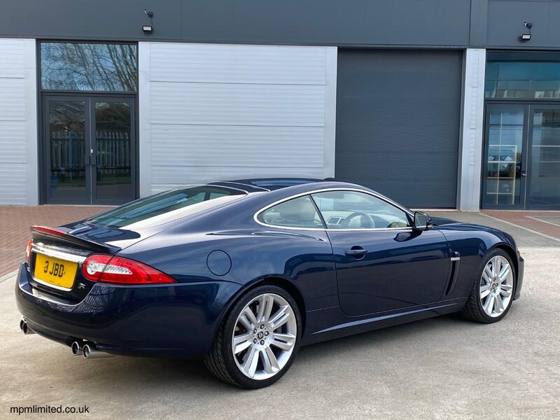 JAGUAR XKR