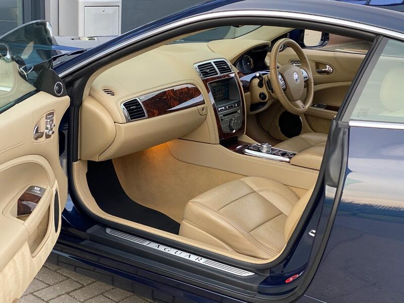 JAGUAR XKR