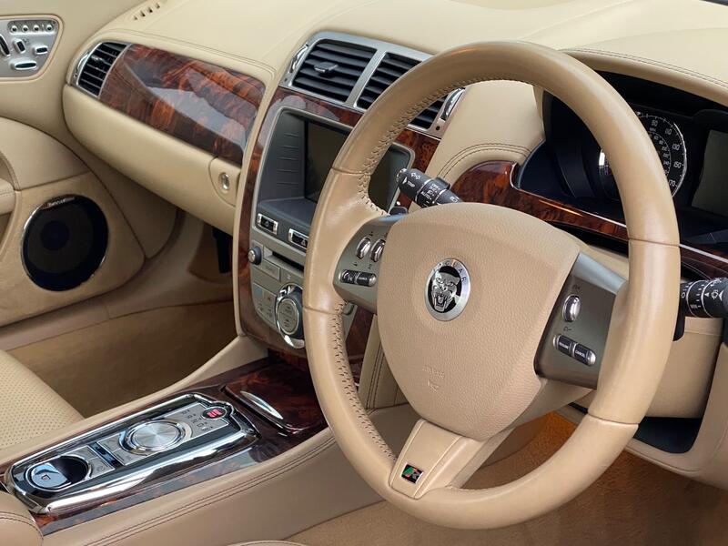 JAGUAR XKR