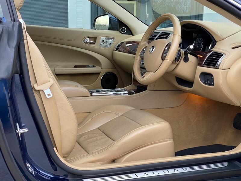 JAGUAR XKR
