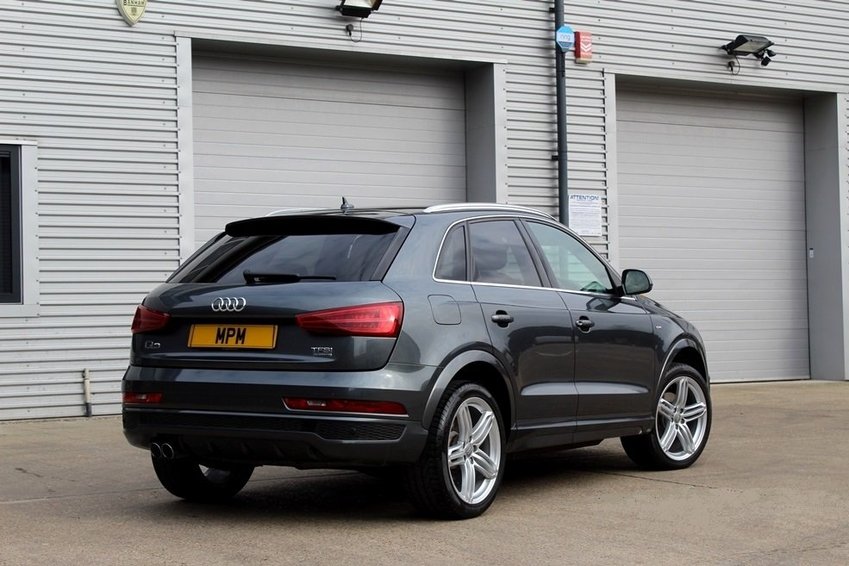 AUDI Q3