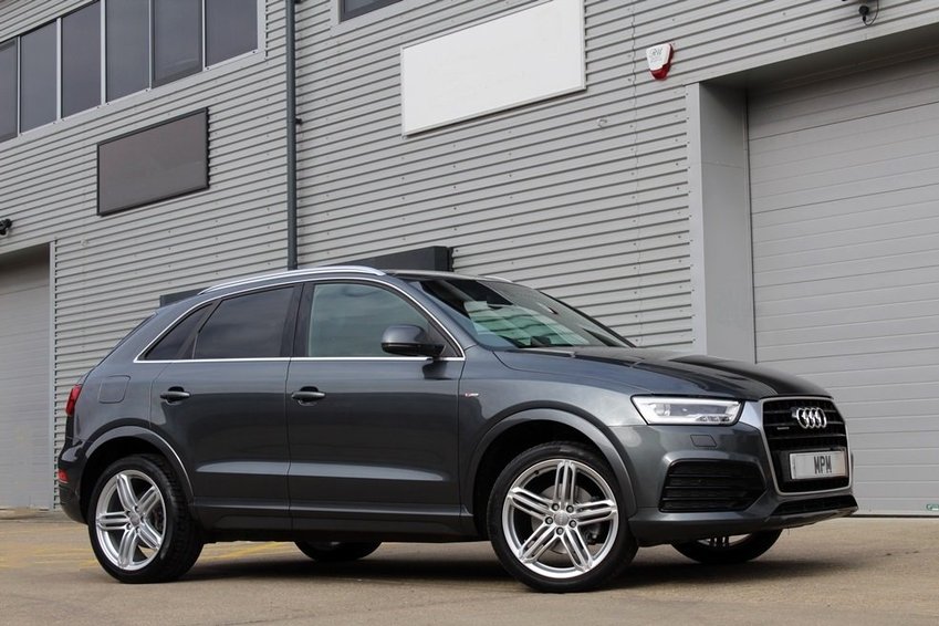 AUDI Q3