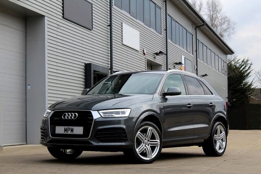 AUDI Q3