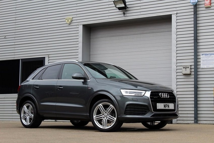 AUDI Q3