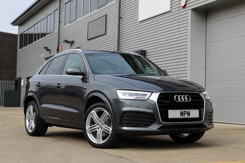 AUDI Q3