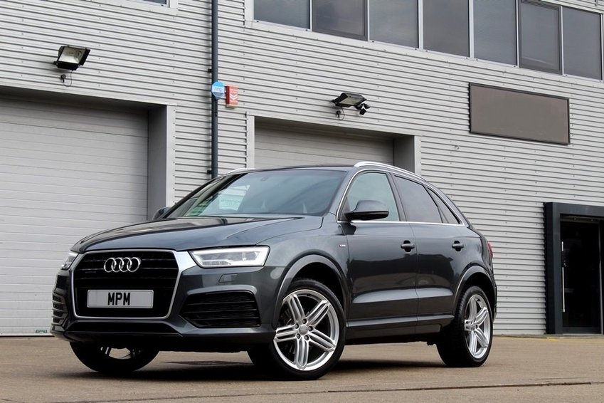 AUDI Q3