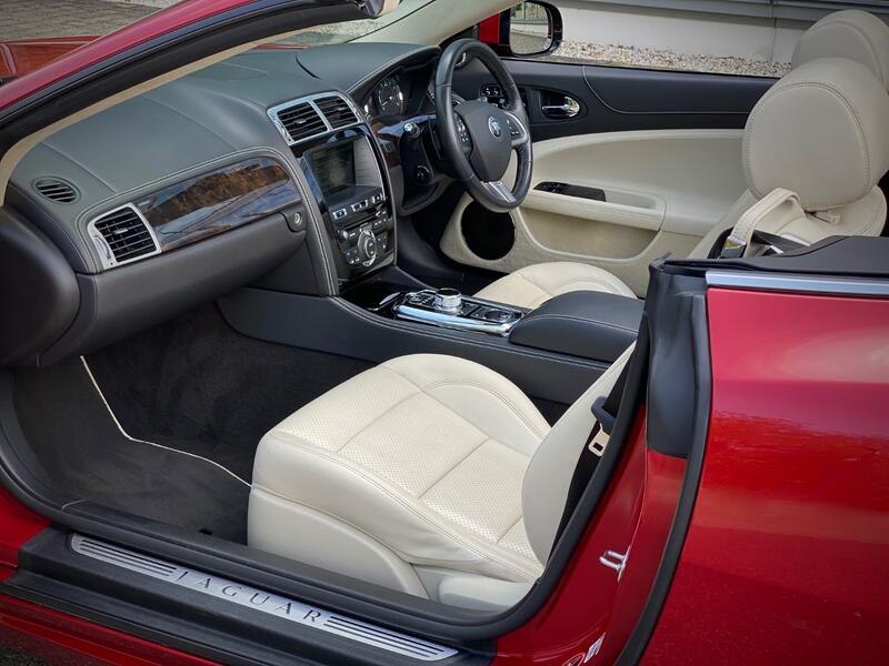 View JAGUAR XK 5.0 V8 Portfolio