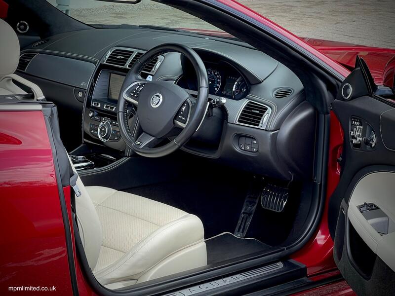 JAGUAR XKR