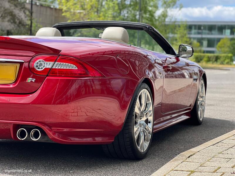 JAGUAR XKR