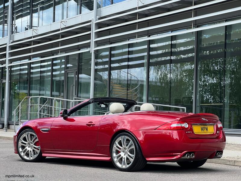 JAGUAR XKR