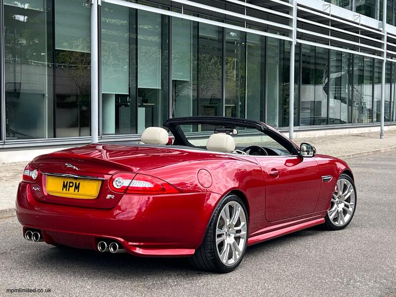 JAGUAR XKR