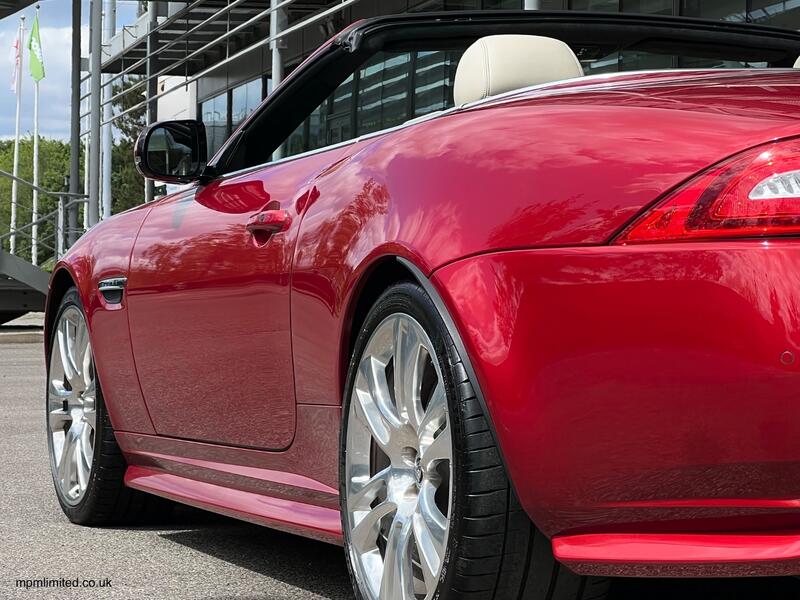 JAGUAR XKR