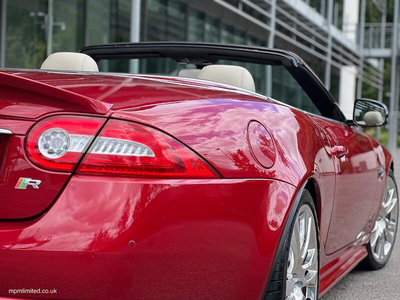 JAGUAR XKR