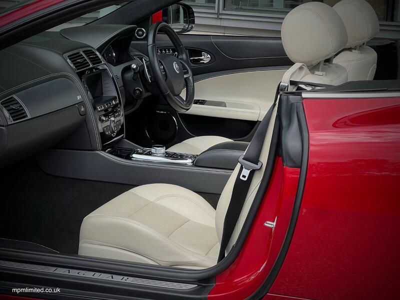 JAGUAR XKR