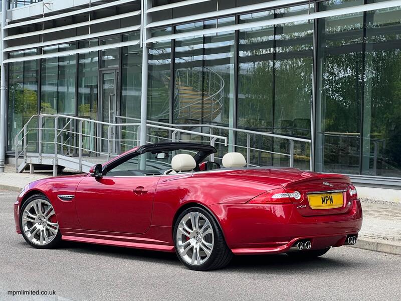 JAGUAR XKR