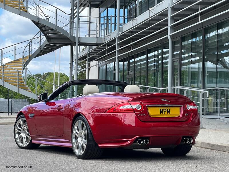 JAGUAR XKR