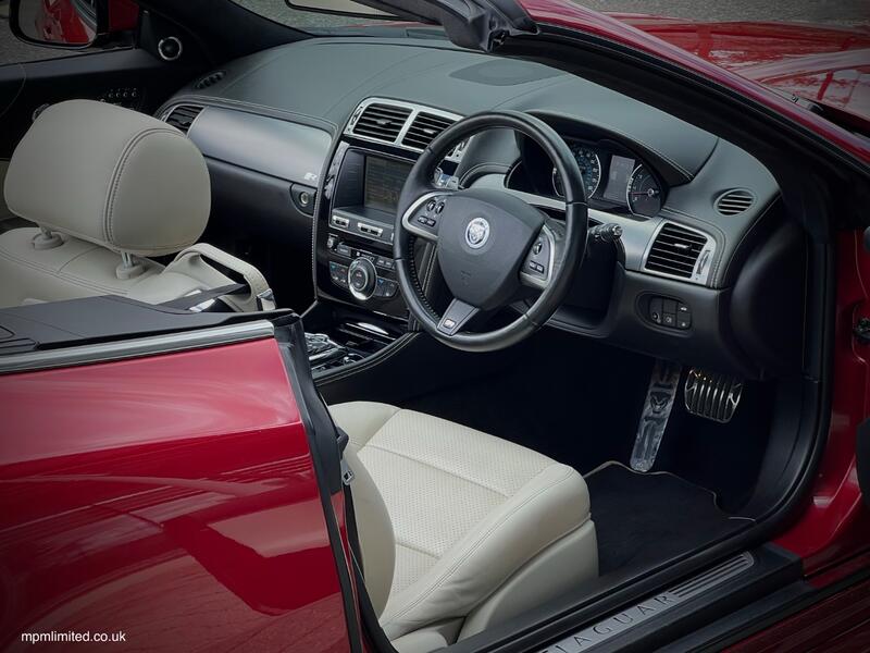 JAGUAR XKR