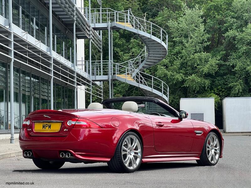 JAGUAR XKR