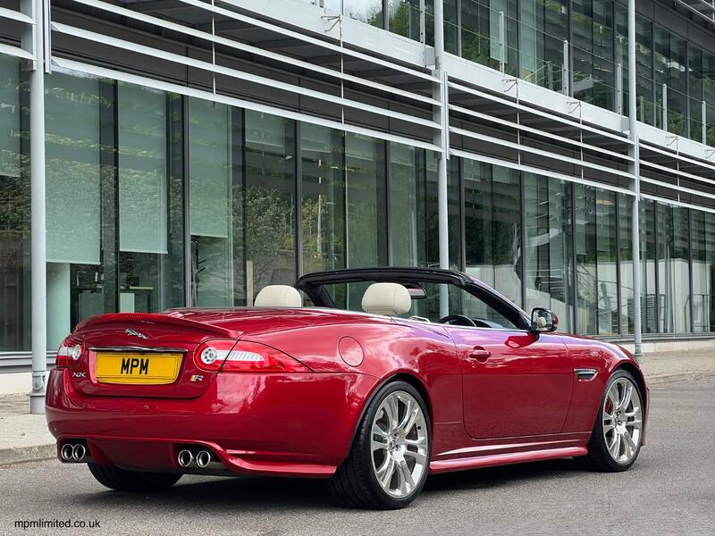 JAGUAR XKR