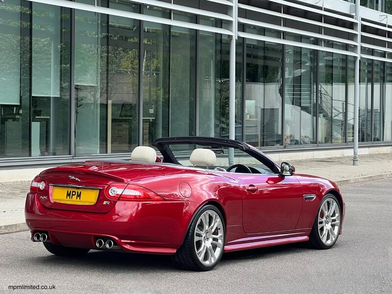 JAGUAR XKR
