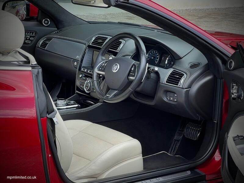 JAGUAR XKR